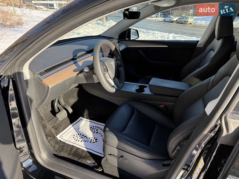 Позашляховик / Кросовер Tesla Model Y 2023 в Києві фото 24 Позашляховик / Кросовер Tesla Model Y 2023 в Києві