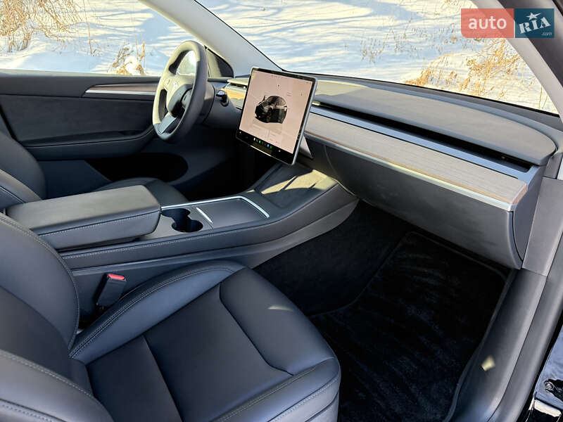 Позашляховик / Кросовер Tesla Model Y 2023 в Києві фото 26 Позашляховик / Кросовер Tesla Model Y 2023 в Києві