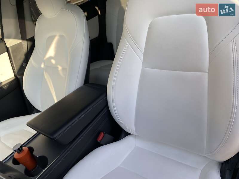 Внедорожник / Кроссовер Tesla Model Y 2021 в Белой Церкви