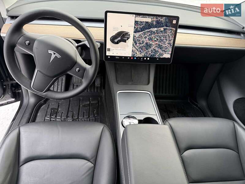 Позашляховик / Кросовер Tesla Model Y 2024 в Києві