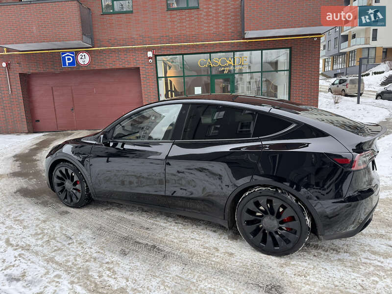 Позашляховик / Кросовер Tesla Model Y 2022 в Львові