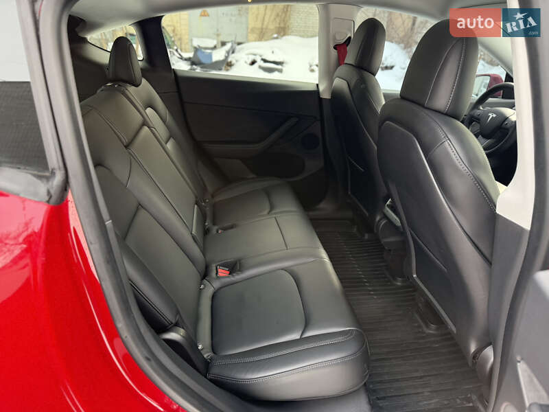 Позашляховик / Кросовер Tesla Model Y 2021 в Києві фото 17 Позашляховик / Кросовер Tesla Model Y 2021 в Києві