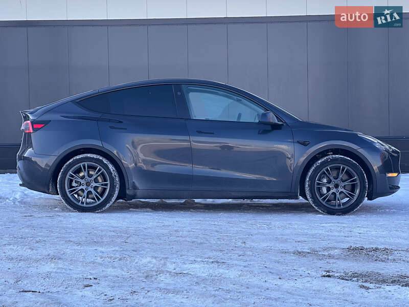 Внедорожник / Кроссовер Tesla Model Y 2025 в Киеве
