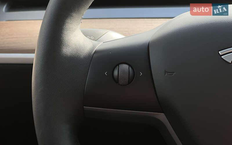 Позашляховик / Кросовер Tesla Model Y 2024 в Львові