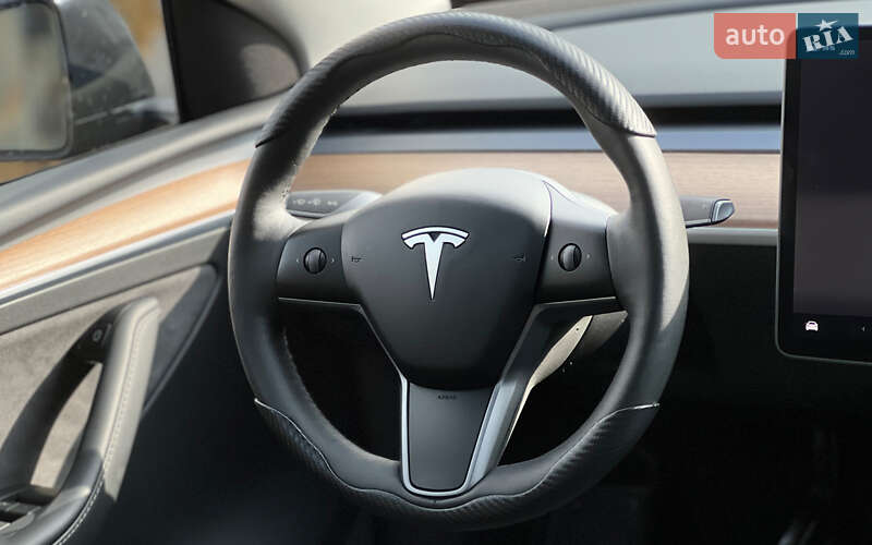 Позашляховик / Кросовер Tesla Model Y 2024 в Львові