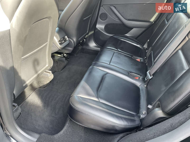 Позашляховик / Кросовер Tesla Model Y 2024 в Івано-Франківську фото 13 Позашляховик / Кросовер Tesla Model Y 2024 в Івано-Франківську