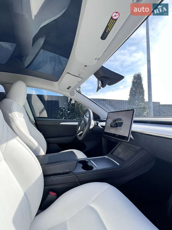 Внедорожник / Кроссовер Tesla Model Y 2023 в Тернополе