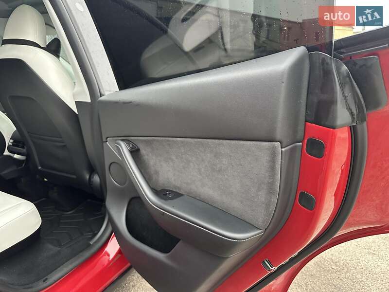 Позашляховик / Кросовер Tesla Model Y 2023 в Запоріжжі фото 22 Позашляховик / Кросовер Tesla Model Y 2023 в Запоріжжі