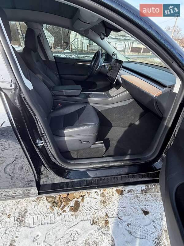 Позашляховик / Кросовер Tesla Model Y 2023 в Самборі