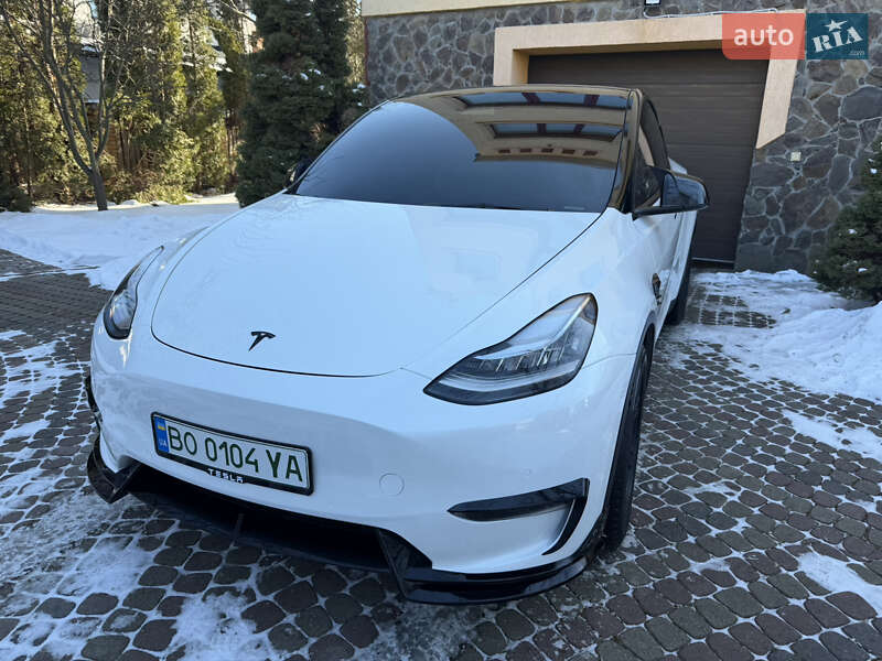 Внедорожник / Кроссовер Tesla Model Y 2021 в Львове