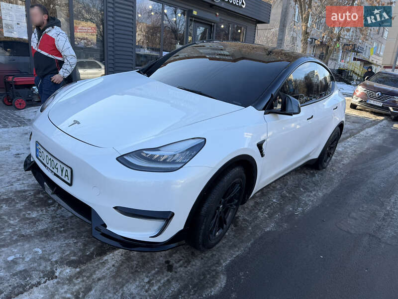 Внедорожник / Кроссовер Tesla Model Y 2021 в Львове