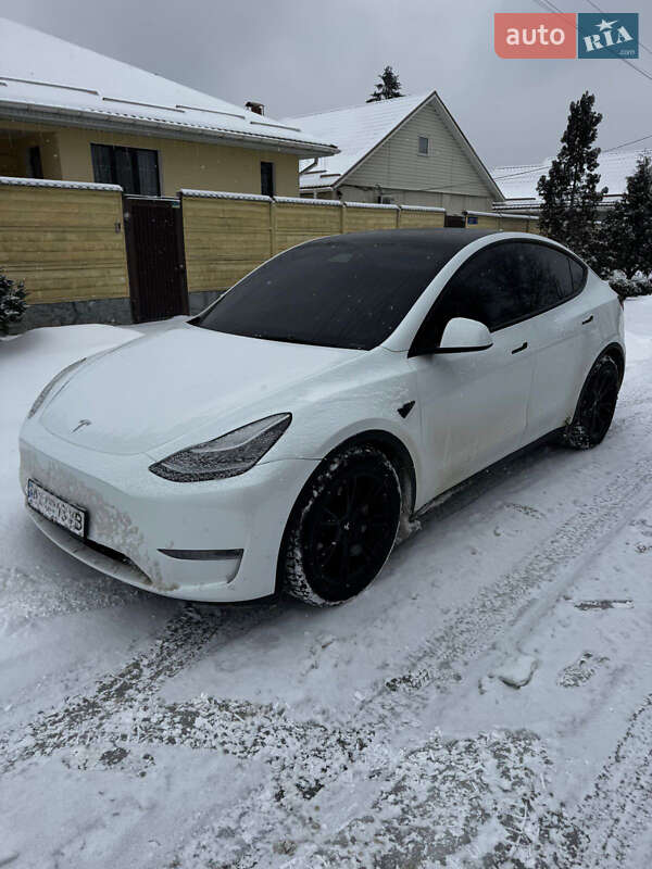 Tesla Model Y 2021