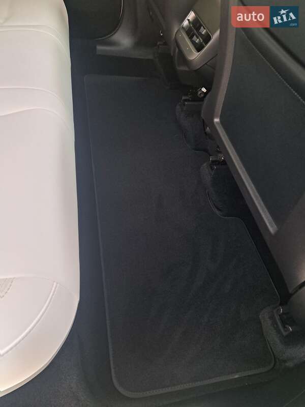 Позашляховик / Кросовер Tesla Model Y 2023 в Білій Церкві