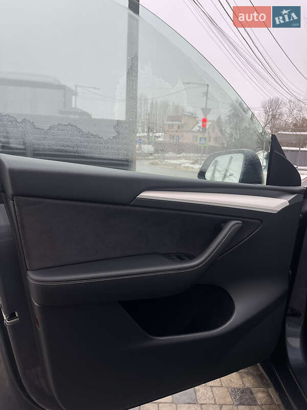 Внедорожник / Кроссовер Tesla Model Y 2023 в Львове