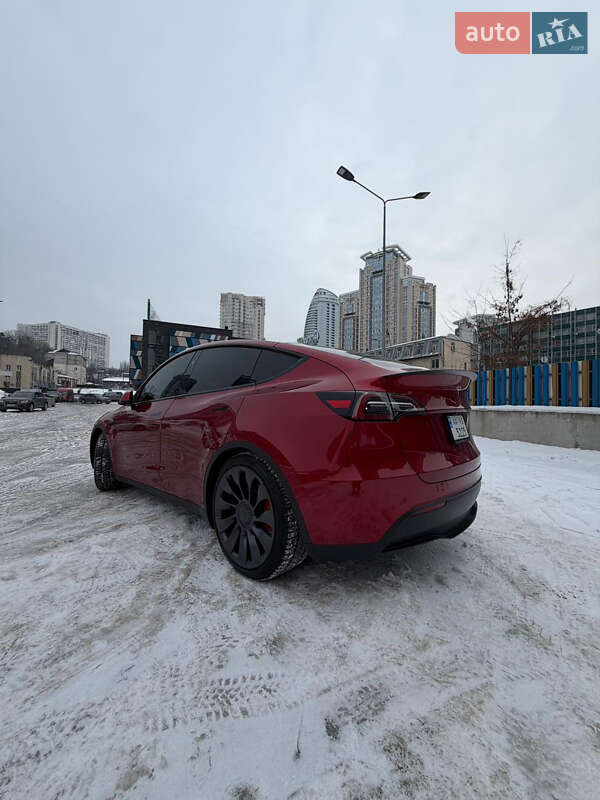 Позашляховик / Кросовер Tesla Model Y 2024 в Києві