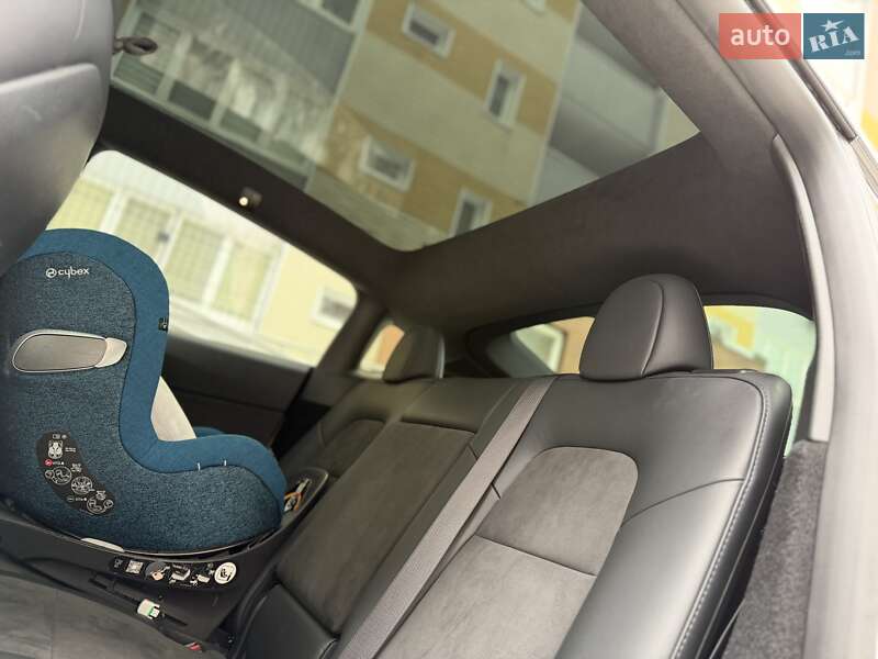 Внедорожник / Кроссовер Tesla Model Y 2024 в Киеве