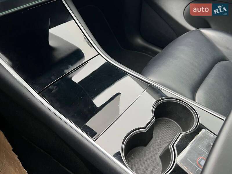 Позашляховик / Кросовер Tesla Model Y 2020 в Львові