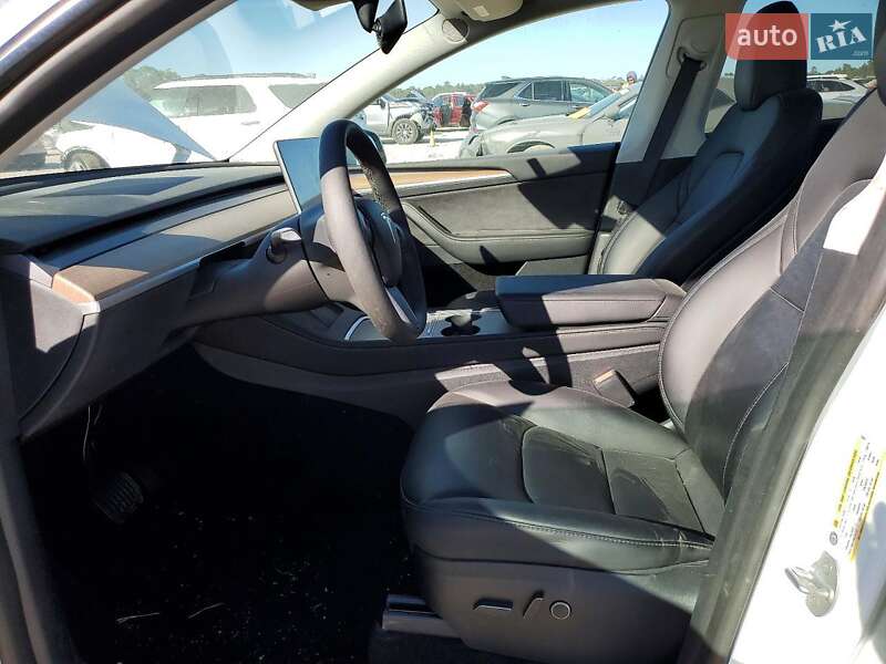 Позашляховик / Кросовер Tesla Model Y 2023 в Чернівцях