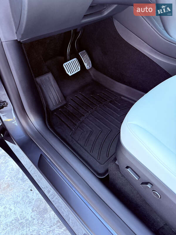 Позашляховик / Кросовер Tesla Model Y 2023 в Харкові