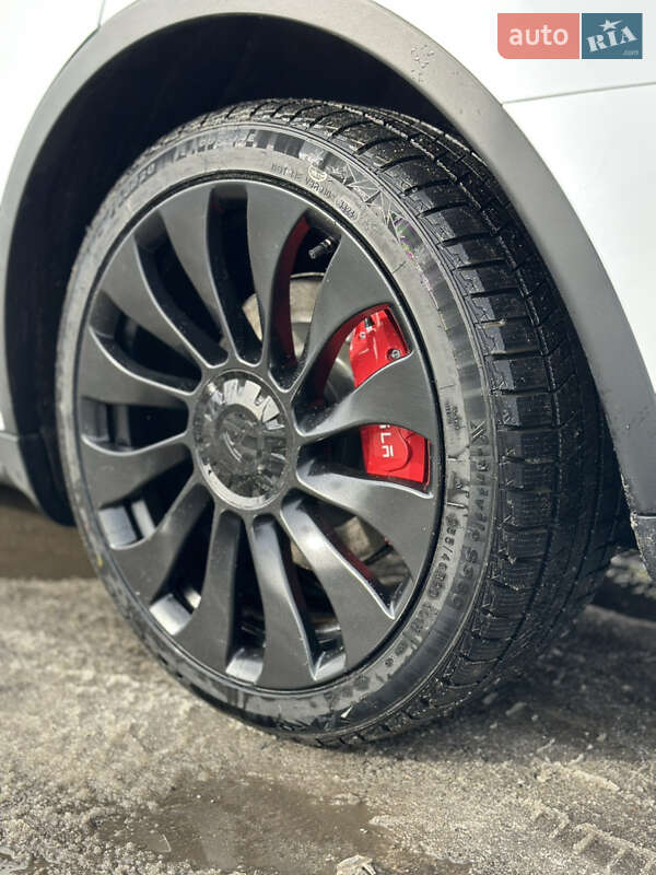 Позашляховик / Кросовер Tesla Model Y 2023 в Софіївській Борщагівці