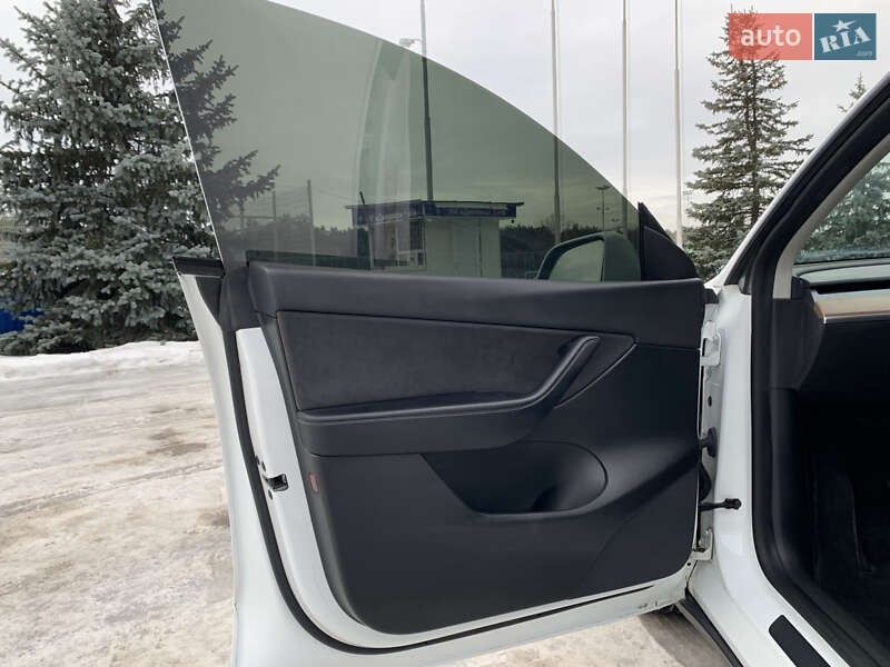 Позашляховик / Кросовер Tesla Model Y 2021 в Києві