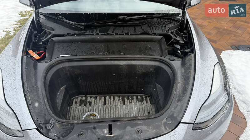 Позашляховик / Кросовер Tesla Model Y 2025 в Луцьку фото 8 Позашляховик / Кросовер Tesla Model Y 2025 в Луцьку