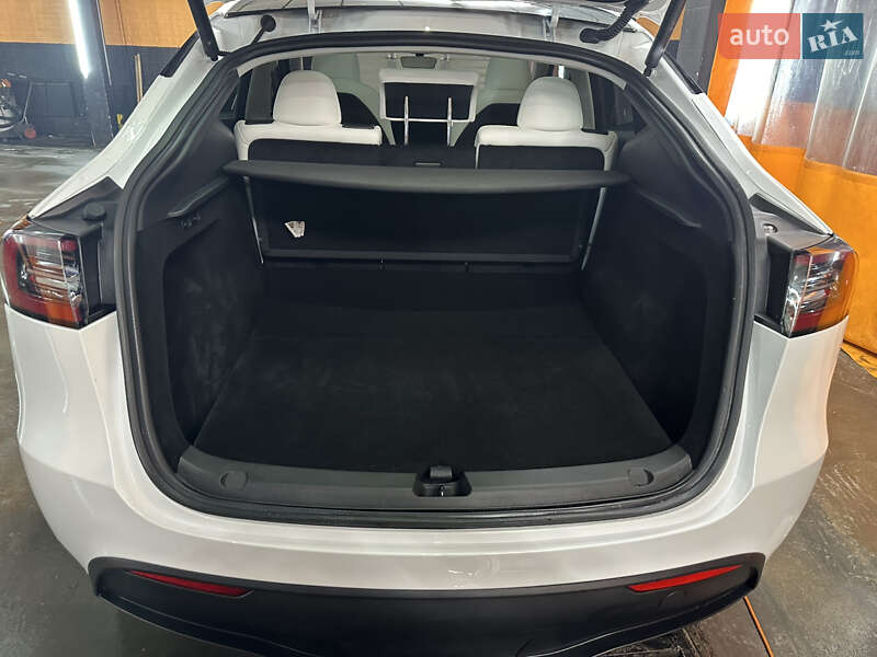 Внедорожник / Кроссовер Tesla Model Y 2024 в Днепре