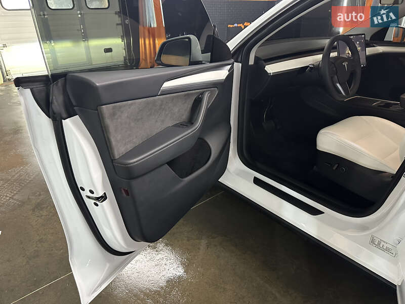 Внедорожник / Кроссовер Tesla Model Y 2024 в Днепре