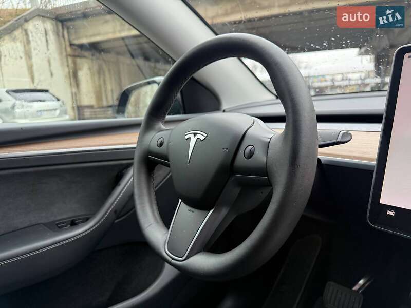 Внедорожник / Кроссовер Tesla Model Y 2024 в Днепре
