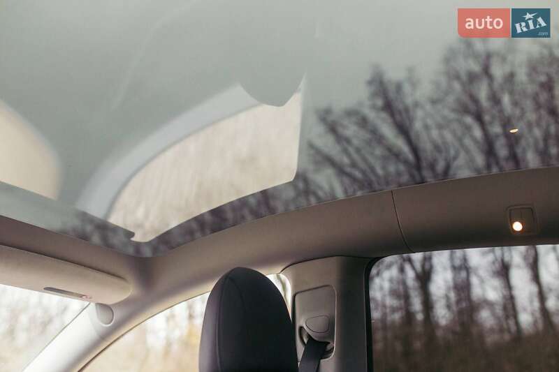 Внедорожник / Кроссовер Tesla Model Y 2020 в Умани