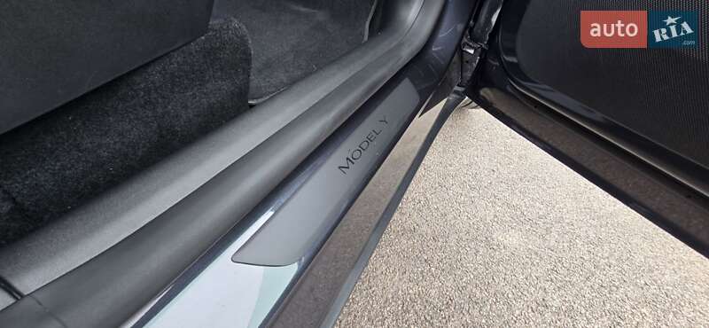 Позашляховик / Кросовер Tesla Model Y 2024 в Рівному