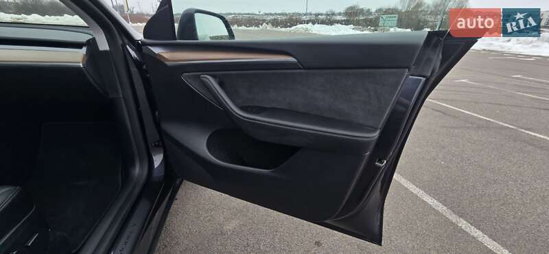 Позашляховик / Кросовер Tesla Model Y 2024 в Рівному