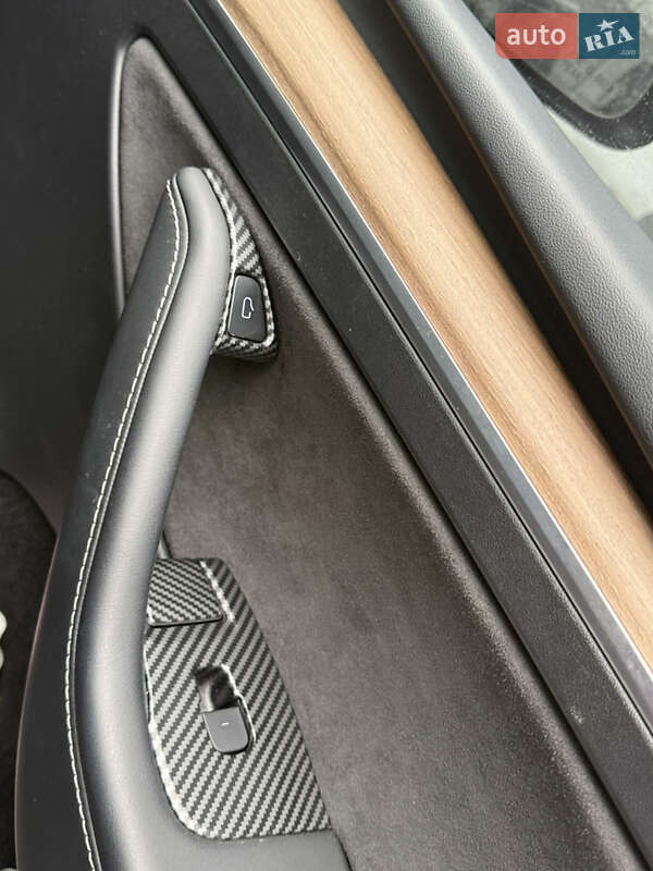 Позашляховик / Кросовер Tesla Model Y 2021 в Бучі фото 3 Позашляховик / Кросовер Tesla Model Y 2021 в Бучі