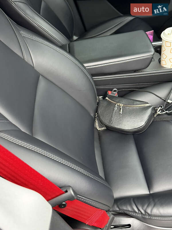 Позашляховик / Кросовер Tesla Model Y 2021 в Бучі фото 4 Позашляховик / Кросовер Tesla Model Y 2021 в Бучі