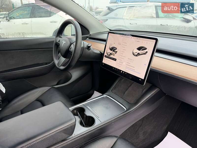 Внедорожник / Кроссовер Tesla Model Y 2021 в Луцке