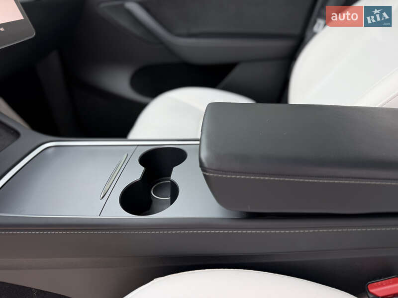 Позашляховик / Кросовер Tesla Model Y 2022 в Вінниці фото 13 Позашляховик / Кросовер Tesla Model Y 2022 в Вінниці