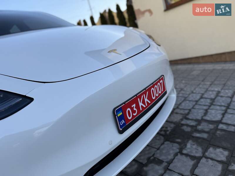 Позашляховик / Кросовер Tesla Model Y 2021 в Дрогобичі