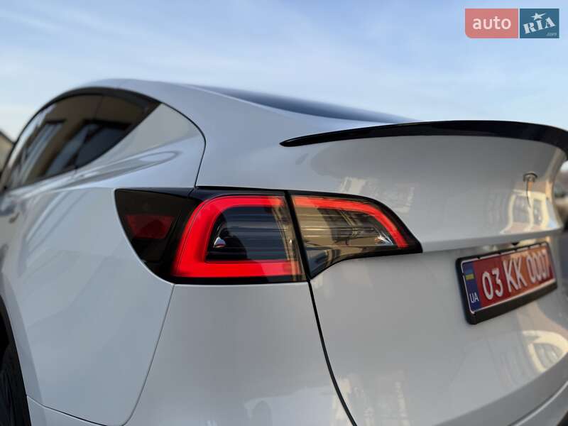 Позашляховик / Кросовер Tesla Model Y 2021 в Дрогобичі