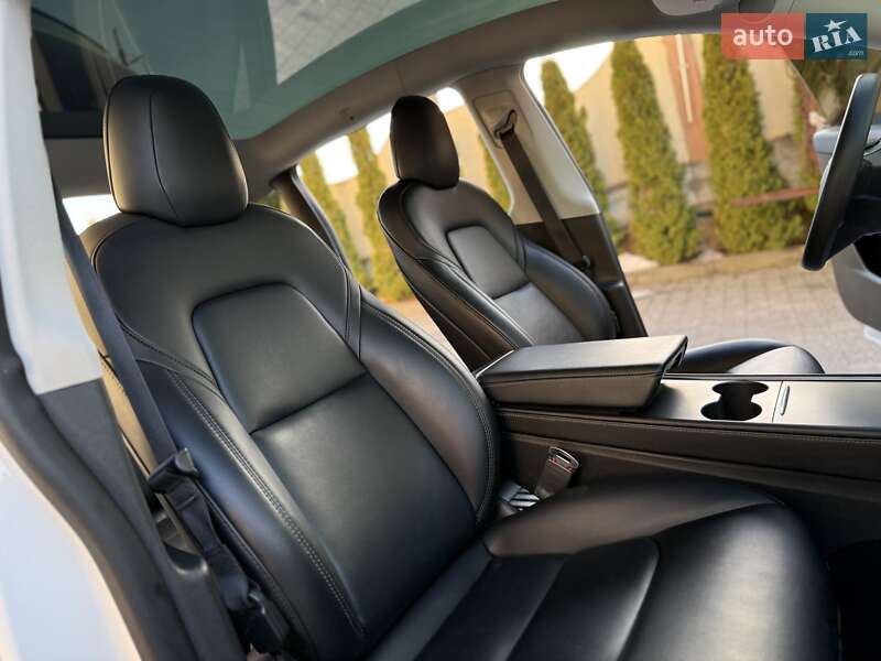 Позашляховик / Кросовер Tesla Model Y 2021 в Дрогобичі