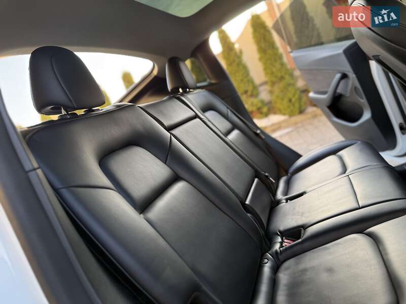 Позашляховик / Кросовер Tesla Model Y 2021 в Дрогобичі