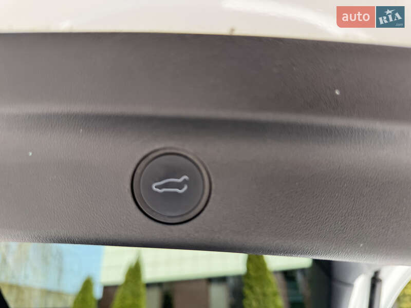 Позашляховик / Кросовер Tesla Model Y 2022 в Дніпрі