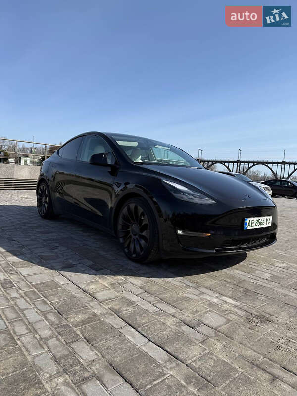 Позашляховик / Кросовер Tesla Model Y 2023 в Дніпрі