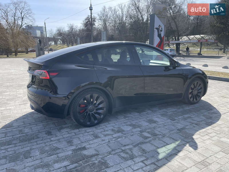 Позашляховик / Кросовер Tesla Model Y 2023 в Дніпрі