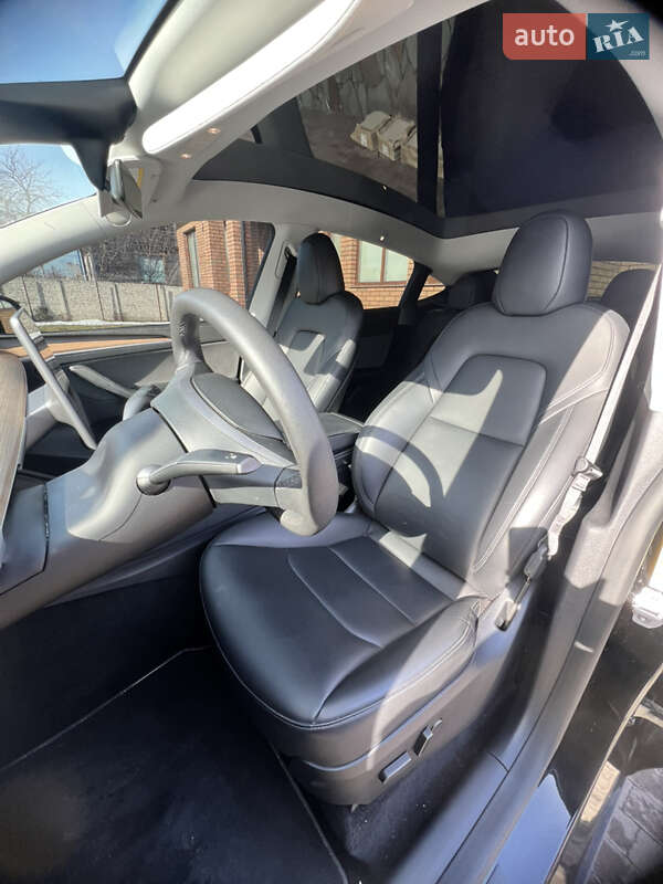 Позашляховик / Кросовер Tesla Model Y 2023 в Луцьку