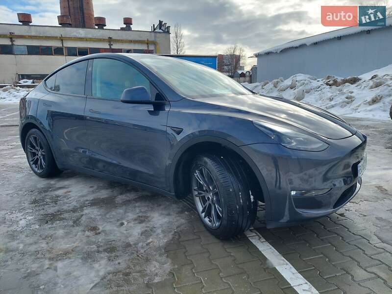 Позашляховик / Кросовер Tesla Model Y 2024 в Тернополі