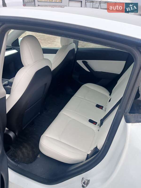 Позашляховик / Кросовер Tesla Model Y 2021 в Теребовлі