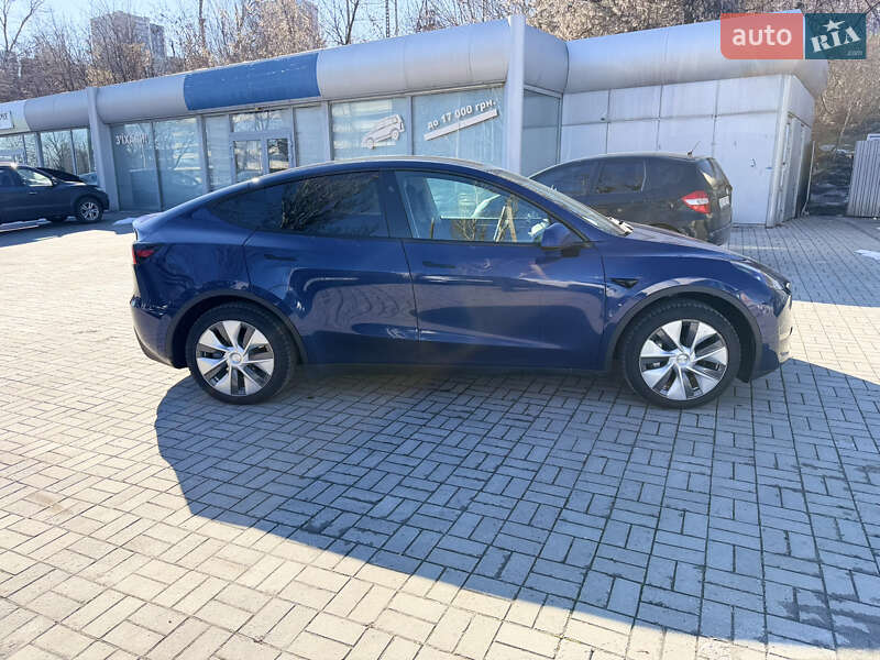 Позашляховик / Кросовер Tesla Model Y 2023 в Дніпрі
