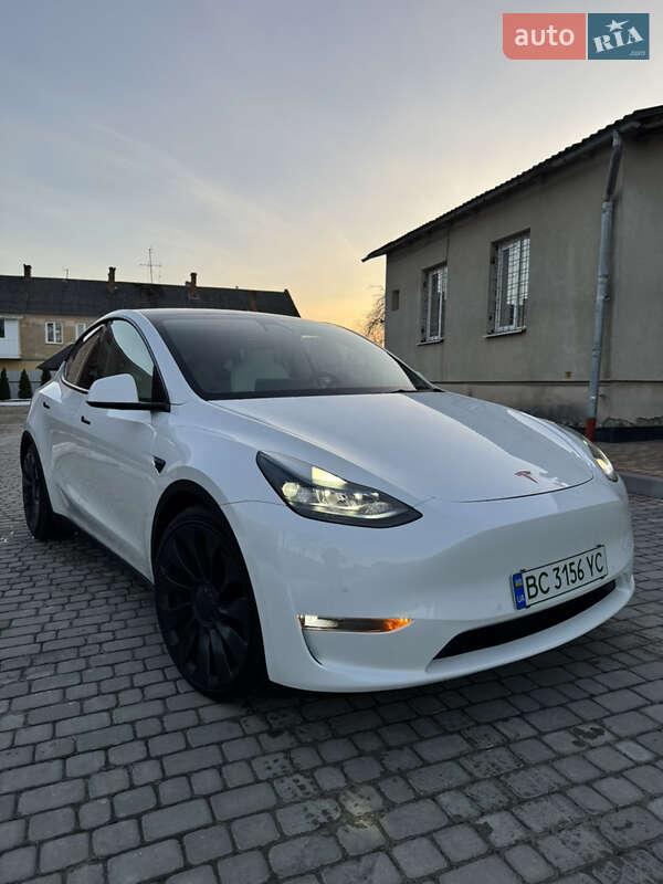 Позашляховик / Кросовер Tesla Model Y 2021 в Львові
