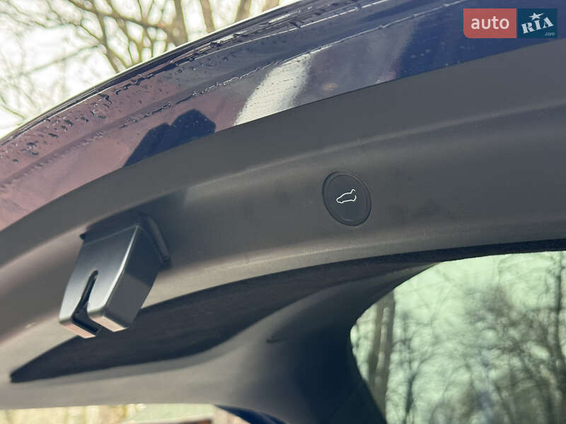 Внедорожник / Кроссовер Tesla Model Y 2022 в Дрогобыче