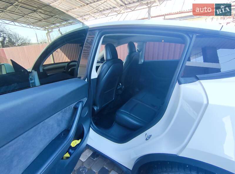 Внедорожник / Кроссовер Tesla Model Y 2022 в Черкассах